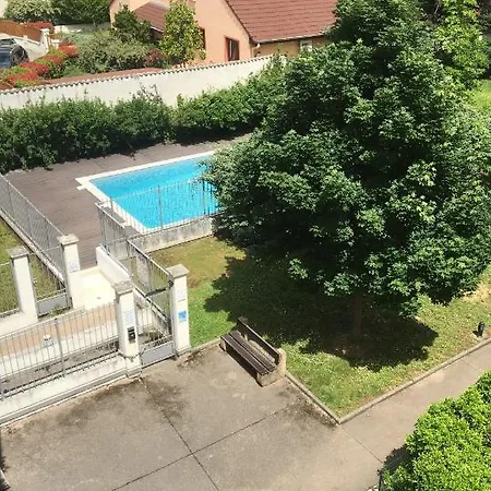 Equipe Avec Piscine Proche Stade Ol Et Eurexpo Apartment Meyzieu